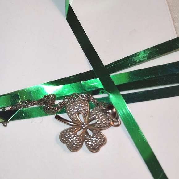 Sterling Silver Clover Leaf Pendant - Picture 10 of 16